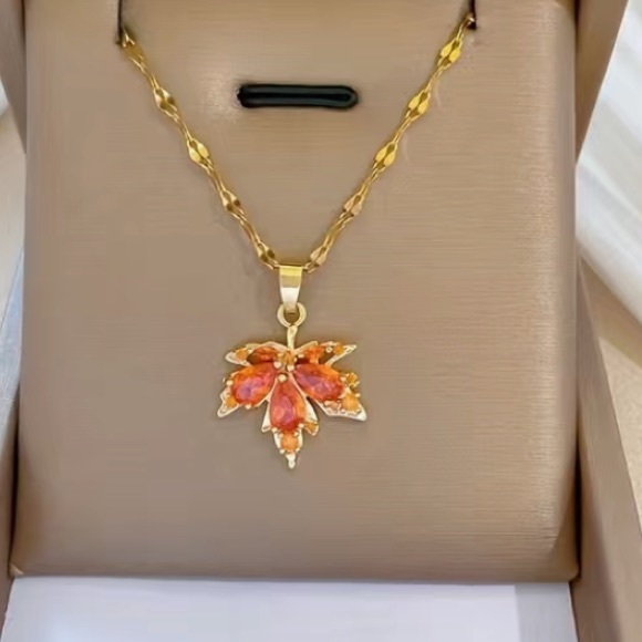 NWT Red Maple Leaf Pendant Inlaid Zircon 18K Gold Plated Copper Necklace - Picture 5 of 7